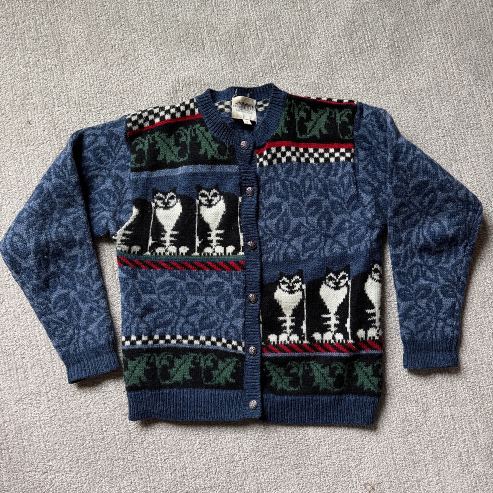 Wool cat sweater